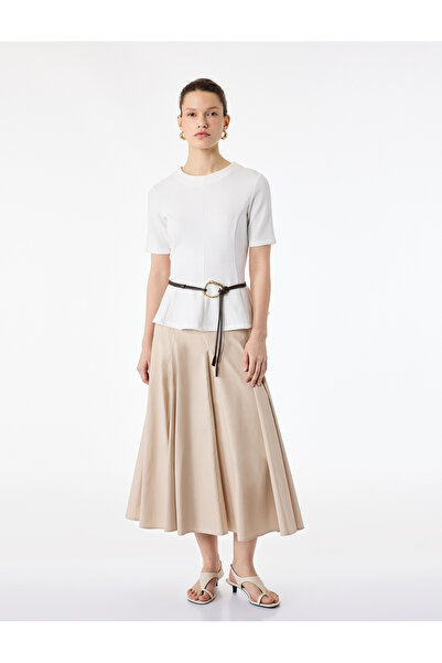 Koton Μπλουζάκι με κοντό μανίκι και λαιμόκοψη πεπλάμ, σε στενή γραμμή