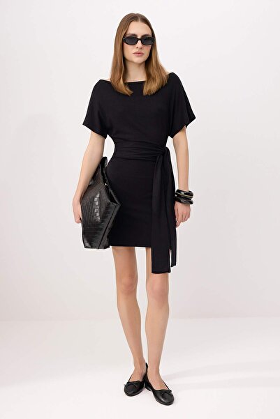 Συλλογή Trendyol Μαύρο Bodycon Ασύμμετρο Κοντό Πλεκτό Φόρεμα με Λεπτομέρεια Δ...