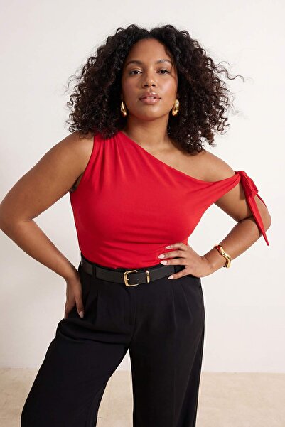 Trendyol Curve Κόκκινη Ασύμμετρη Πλεκτή Μπλούζα με Λεπτομέρεια Δεσίματος στον...
