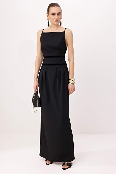 Συλλογή Trendyol Μαύρο Με ντεκολτέ στην πλάτη Βελούδο Ριγέ Λεπτομερές Μάξι Βρ...