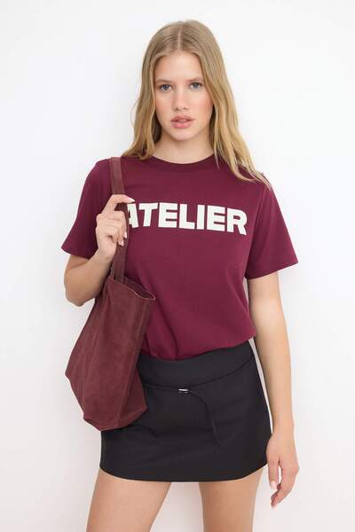 Συλλογή Trendyol Mürdüm Slogan Regular Crew Neck Standard Κοντό μανίκι 100% Β...