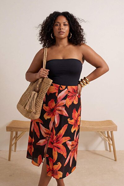Trendyol Curve Ρούχα παραλίας Μαύρη Με φλοράλ μοτίβο Φούστα παραλίας μεγάλου ...