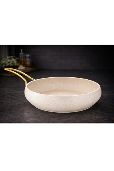 LAVONNI كالدورا مقلاة كريمية بمقبض ذهبي مقاس 26 سم، مقاومة للحريق وغير لاصقة