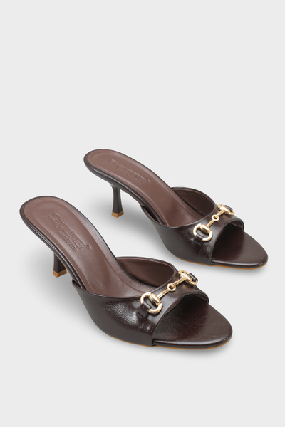 Capone Outfitters حذاء إيرينا ذو الكعب المتوسط ​​العالي ذو المقدمة المدببة مش...