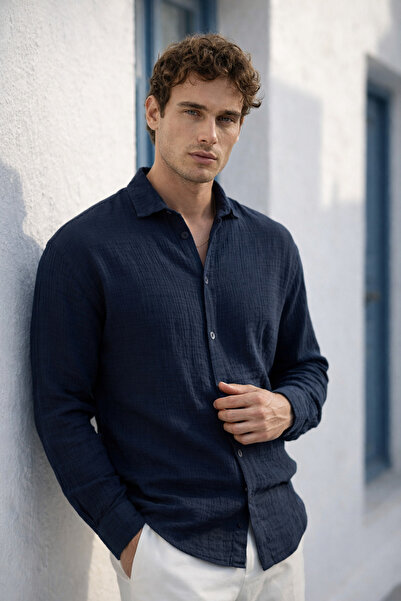 Valiberta Дишаща мъжка риза с дълъг ръкав и яка от муселин - тъмно синьо