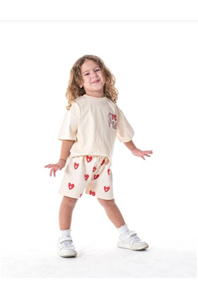 Yerli طقم تي شيرت كبير الحجم مطبوع عليه "Cool Plans" باللون البيج وشورت بنمط ...