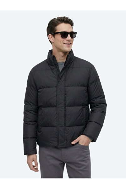 Kip معطف منسوج كاجوال ذو ياقة واقفة ومقاس عادي باللون الأسود