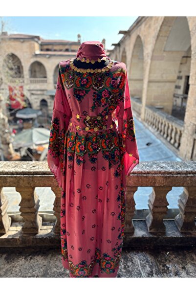 MODA Φόρεμα Local Hamavi μέσα στο σάλι και τη ζώνη