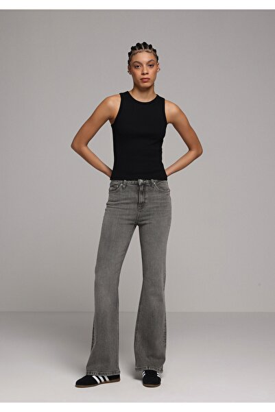 Colin's Дамски дънки от сив деним с редовна кройка, средна талия и разкроени ...