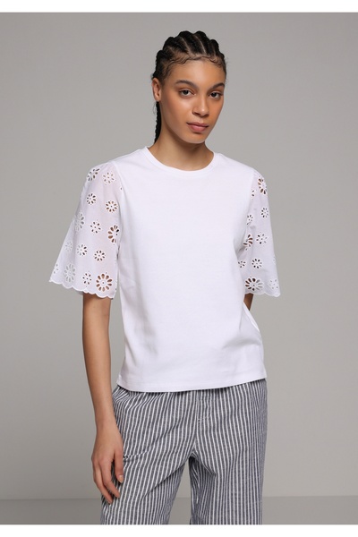 Colin's Regular Fit Round Neck Solid Women's White Short Sleeve T-Shirt