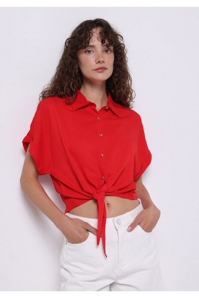 Colin's قميص نسائي ذو قصة عادية وياقة مستقيمة وأكمام قصيرة باللون الأحمر