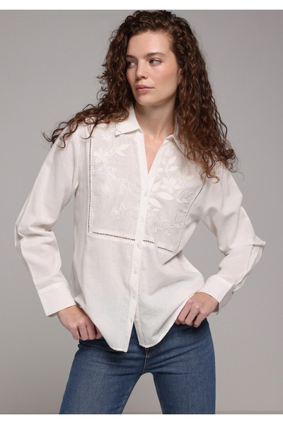 Colin's Fashion Fit Shirt Neck Nakışlı Kadın Beyaz Uzun Kol Gömlek