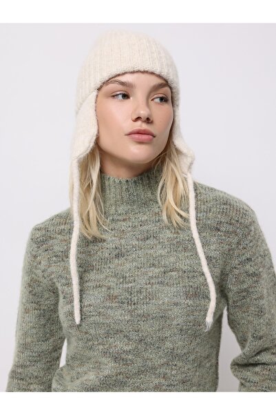 Colin's Дамска барета в цвят екрю