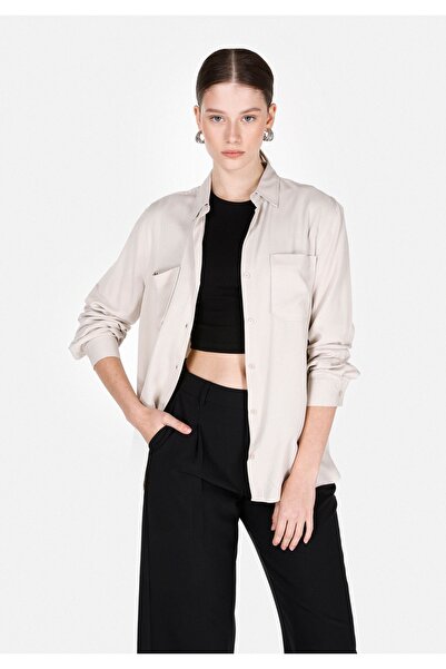 Colin's قميص نسائي ذو قصة عادية وياقة مستقيمة من قماش المنك قابل للطي