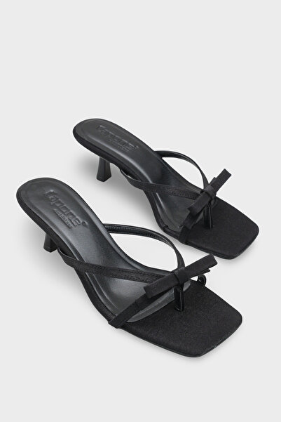 Capone Outfitters Γυναικείες παντόφλες Rebekah Saten με μεσαίο τακούνι και αμ...