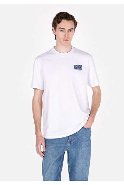 Colin's تي شيرت أبيض بأكمام قصيرة وياقة مستديرة للرجال من Comfort Fit