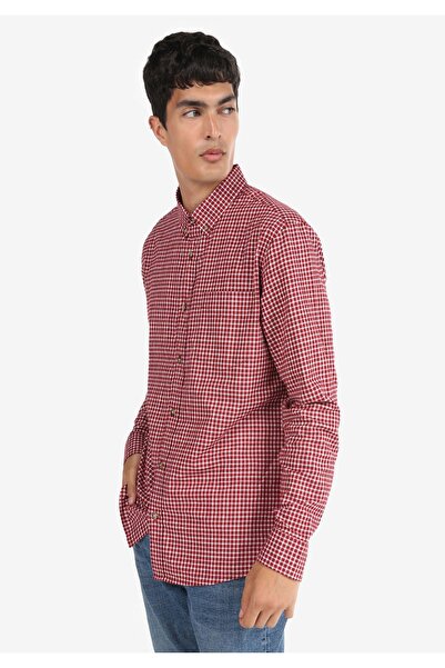 Colin's قميص بقصة عادية ورقبة مربعة للرجال باللون العنابي وأكمام طويلة