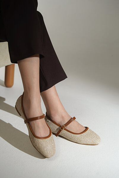 Capone Outfitters حذاء باليه نسائي من هانا تريند