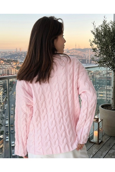 Butik Una Fiaba - Ροζ oversized Γυναικείο πουλόβερ με μαλακή υφή με πλεκτό λα...