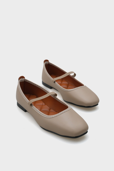 Capone Outfitters Матово бежови дамски балерини - дизайн с ленти