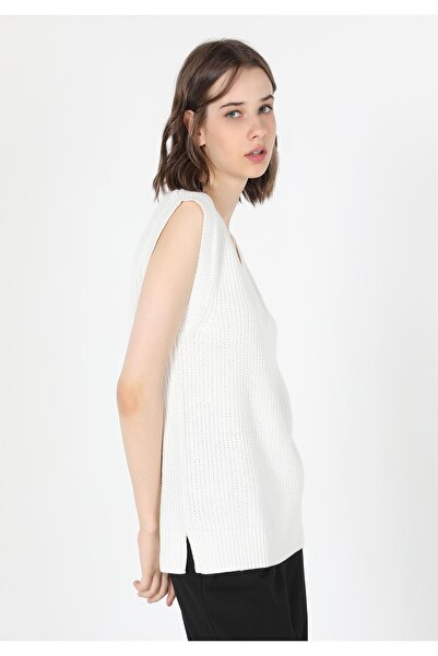 Colin's سترة بيضاء عادية تناسب الخامس الرقبة المرأة الصلبة