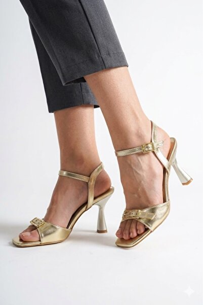 CİRON SHOES Дамски обувки на висок ток със златни катарами, чехли и сандали