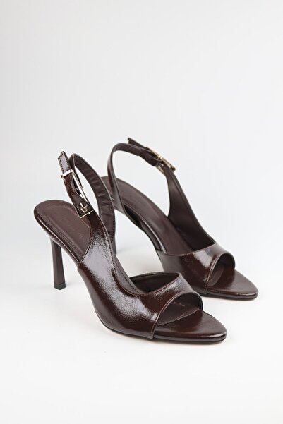 CİRON SHOES Γυναικεία βραδινά παπούτσια με χρυσή αγκράφα και λεπτομέρειες, ψη...