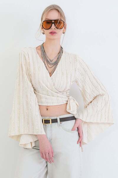 Trend Alaçatı Stili Kadın Ekru Kruvaze Yaka İspanyol Kol Crop Bluz Alc-X15427