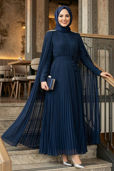 N.S NEVA STYLE فستان سهرة محتشم باللون الأزرق الداكن مع تفاصيل الكاب 54331L