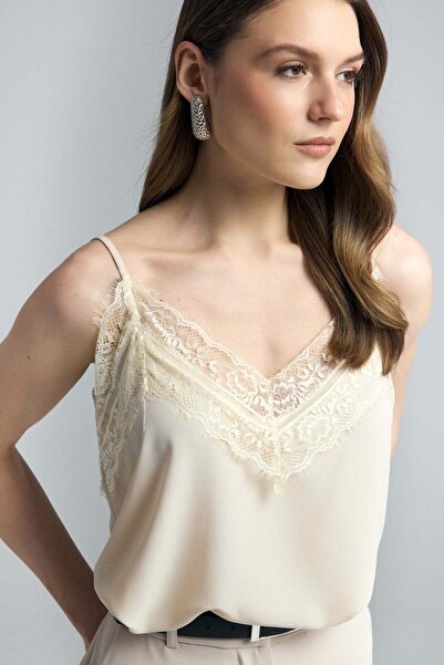 Sateen Δαντελένια Μπλούζα με Λεπτομέρειες και Τιράντες - Μπεζ