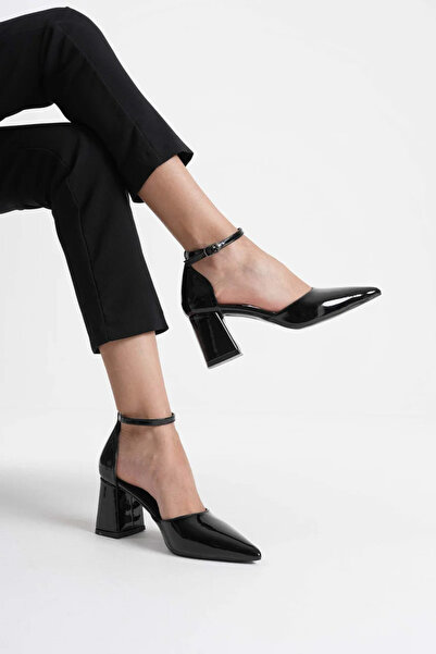 TRENDELLA حذاء بكعب نسائي من الجلد الأسود اللامع TR08MS11A