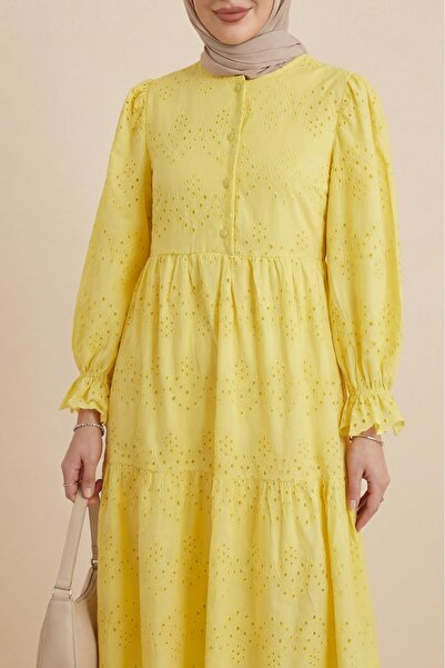 Modamorfo Φόρεμα Robadan με δαντέλα και λεπτομέρειες με μισά κουμπιά - κίτρινο