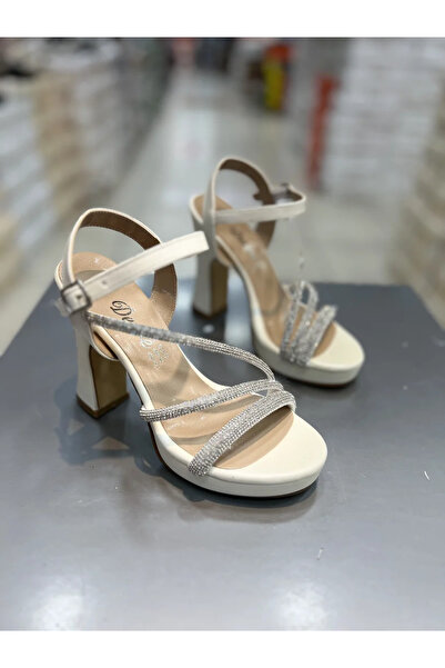 Hacıoğlu Ayakkabı Γυναικεία παπούτσια με τακούνι Kriste Bell με πέτρα