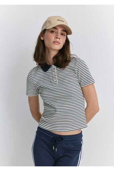 Mavi Μαύρο ριγέ μπλουζάκι πόλο με εφαρμογή / εφαρμοστό κόψιμο 1613505 -86625