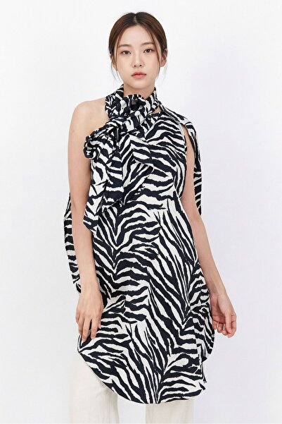 MM6 By Maison Margiela بلوزة نسائية بطبعة حيوانية بدون أكمام ورقبة مربوطة، مت...