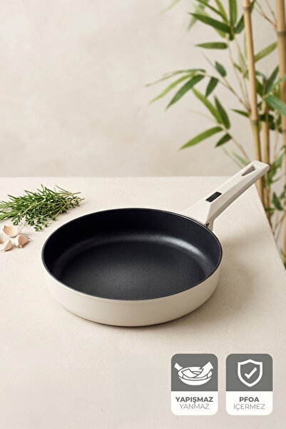 Kitchen Life Gigilli Cristel Titanium Pan 24 cm Cream