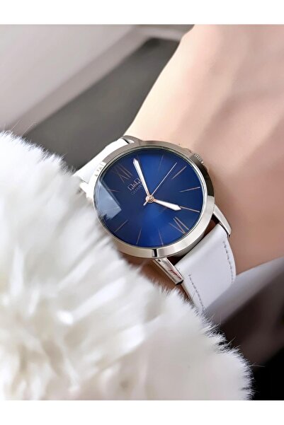 Q&Q ساعة يد نسائية بسوار جلدي بأرقام رومانية