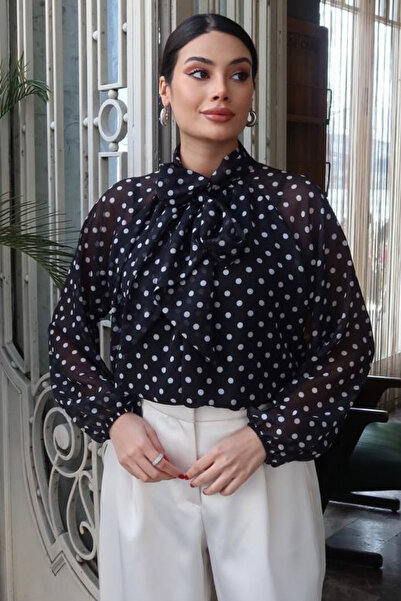 KECHİ WOMAN بلوزة من قماش الشيفون مبطنة باللون الأسود مع نقاط بولكا