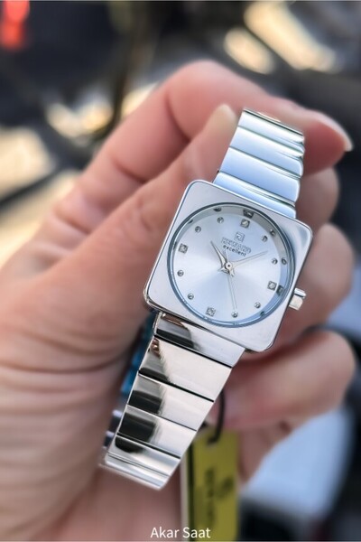 Reward ساعة يد نسائية بسوار معدني RD212526L