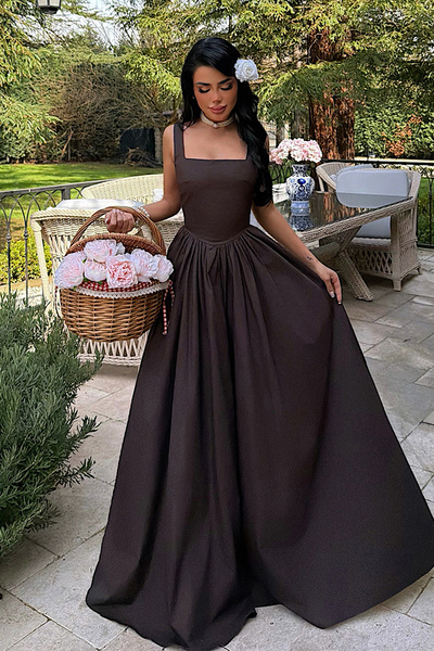 Eyyo Rochie lungă de seară maro, fără margini, cu pliuri și guler pătrat ATE-...