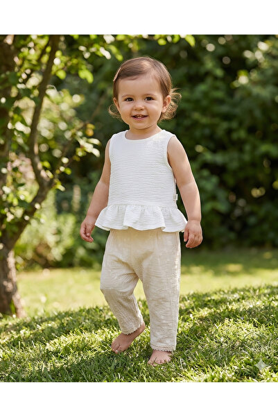 Asel Kız Bebek 2’li Takım – Fırfır Detaylı Bluz ve Desenli Pantolon Set