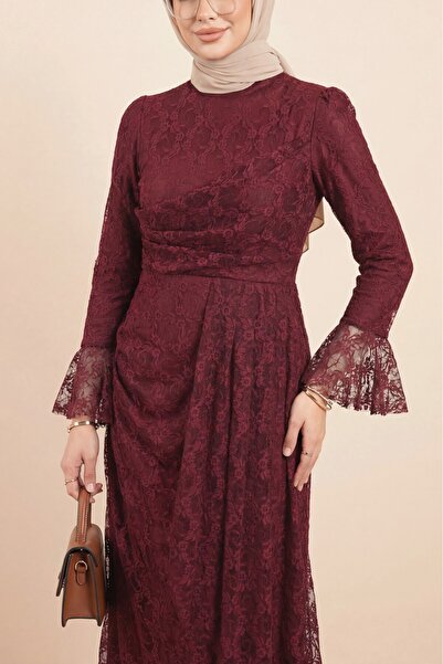 Modamorfo Φόρεμα με δαντέλα, διακοσμημένο με βολάν στο μπροστινό μέρος και επ...