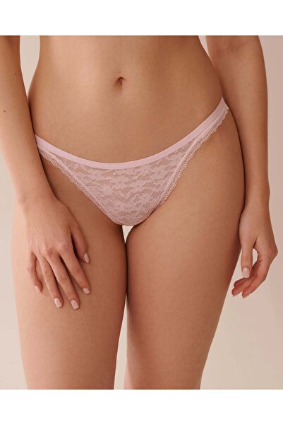 La Vie en Rose Lace Thong Panty