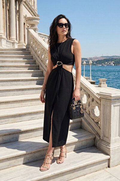 Lela Φόρεμα σε γραμμή Α με λαιμόκοψη ποδηλάτου, σχισμή και λεπτομέρεια αξεσου...