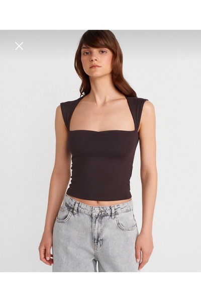 Dilvin Arkadan bağlamalı crop