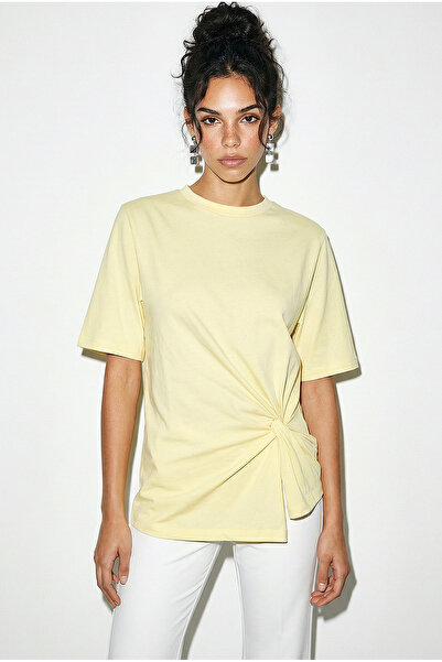 Bianco Lucci Tricou cu mânecă scurtă, cu noduri și detalii la umeri, căptușit...