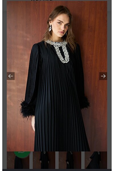 Melike Tatar taşlı pileli elbise