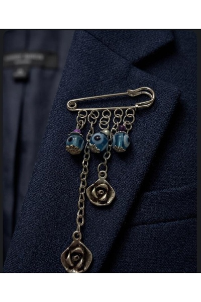 AYFAACCESSORIES Boncuklu ve Gül Detaylı Sallantılı Çengelli İğne Broş