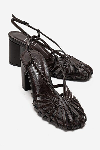 LuviShoes Γυναικεία παπούτσια με χοντρό τακούνι WILDA σε καφέ χρώμα