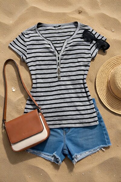 Köstebek Bluză neagră cu dungi, cu nasturi, în stil italian, croială slim